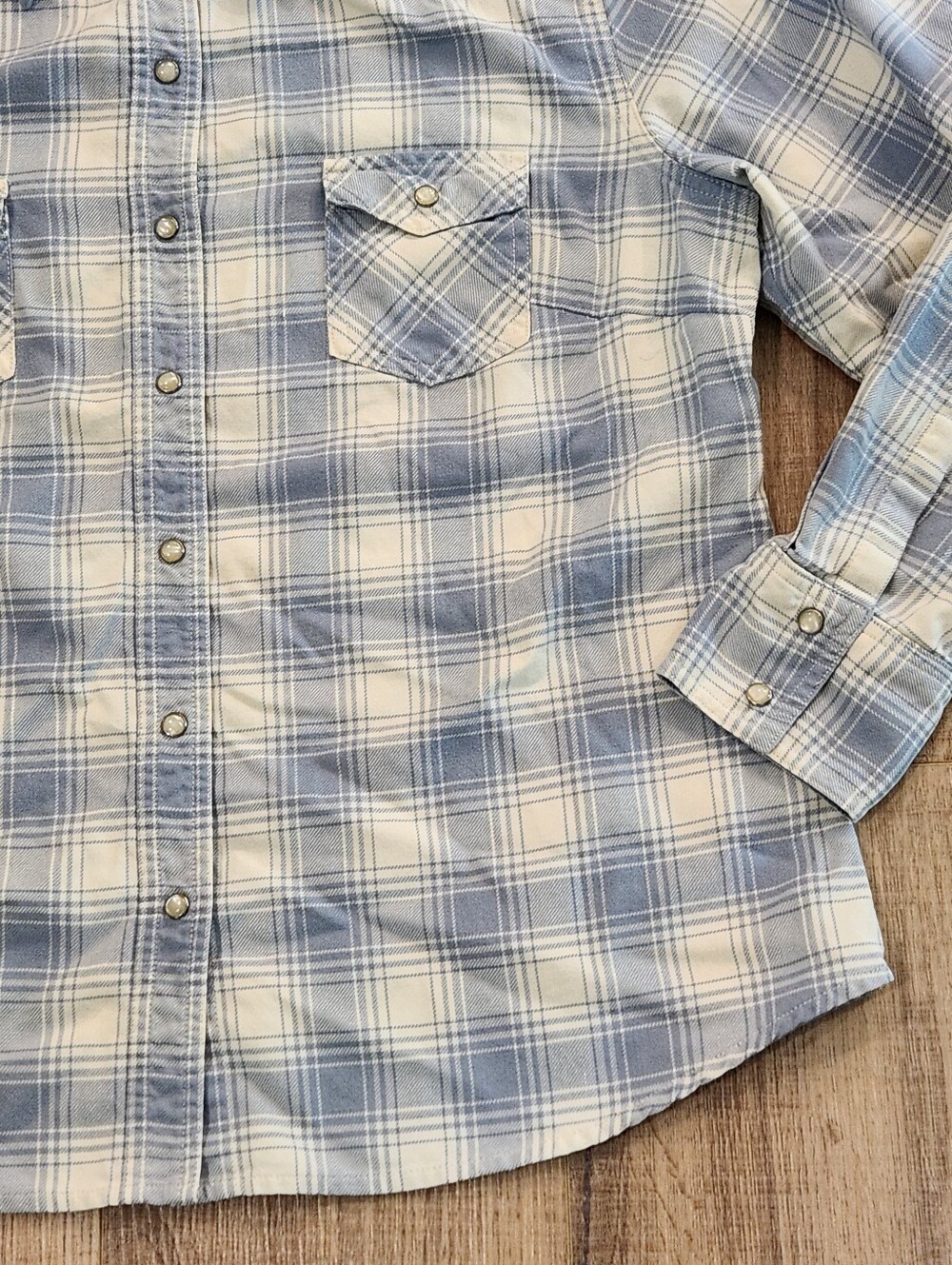 Eddie Bauer Womens Medium Blue Plaid Western Snap Shirt Pearl Snap Cotton - Picture 3 of 12
